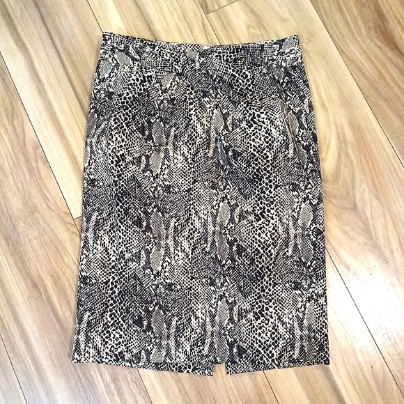Michael Michael Kors Reptile Print Pencil Skirt. - Picture 1 of 11